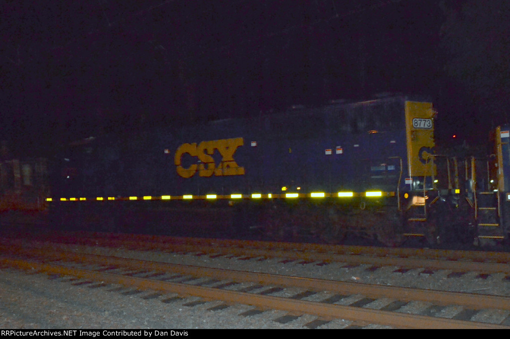 CSX SD60M 8773 leads C746-02